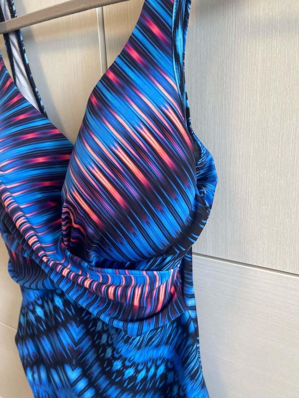 Miraclesuit One-Piece Swimsuit Size 14 Blue Abstract Print - Picture 3 of 6